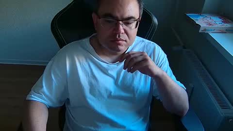 Snapshot of latexboy893 chatting on June 1, 12:51 pm latexboy893 online show from June 1, 12:51 pm