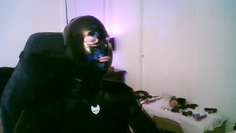 latexminheadroom online show from January 12, 4:29 am