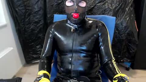 latexslaafboy online show from December 10, 7:05 am