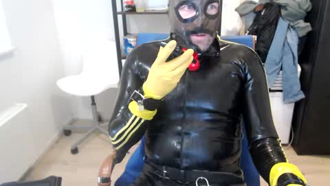 latexslaafboy online show from February 6, 8:18 am