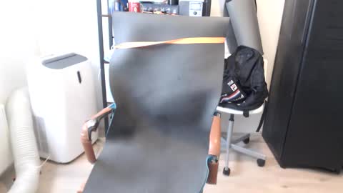 latexslaafboy online show from September 11, 8:25 am