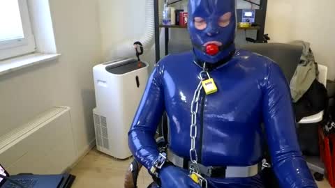 latexslaafboy online show from October 16, 7:09 am