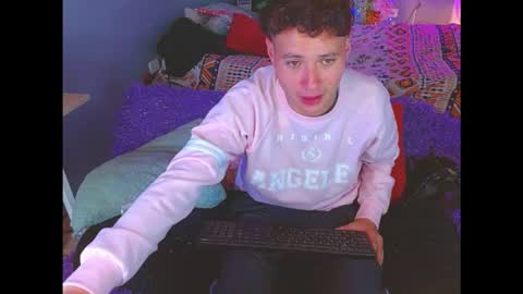 latin_boysxxx_ online show from December 16, 6:57 pm