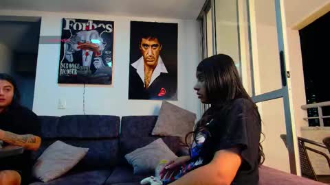 Snapshot of latin_couple77 chatting on November 24, 11:37 pm Sara y Andy online show from November 24, 11:37 pm