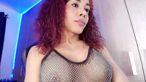Snapshot of latin_goddessx chatting on February 20, 5:15 am instagramlatin goddessx im nikoll online show from February 20, 5:15 am