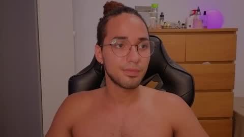 Snapshot of latin_luxury_i chatting on September 17, 5:14 pm Free OF online show from September 17, 5:14 pm