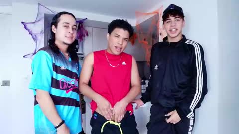 Snapshot of latin_naughty_boys chatting on October 19, 9:59 pm latin_naughty_boys online show from October 19, 9:59 pm