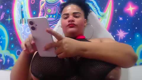 latina_bigboos12 online show from July 19, 12:25 am