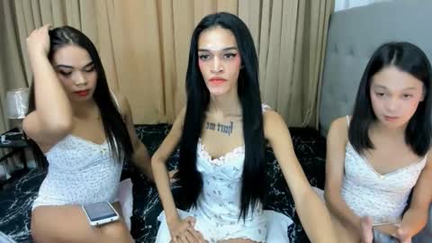 Snapshot of latina_goddes4uxxx chatting on December 4, 10:29 pm ask me online show from December 4, 10:29 pm