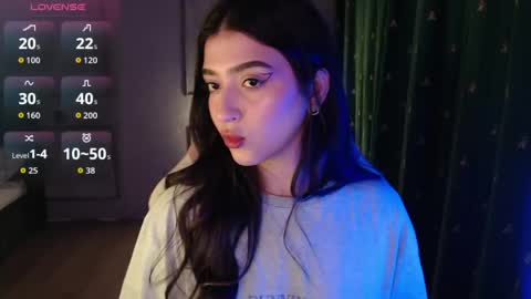 miiiiiiaaaa online show from April 19, 5:45 pm