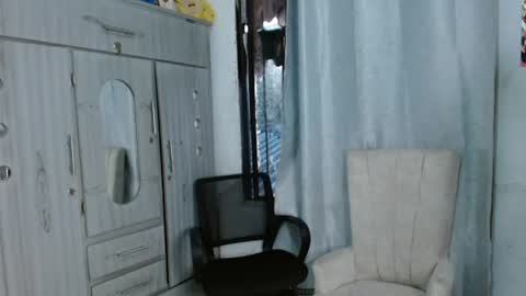 latina_queen0 online show from July 18, 11:19 pm