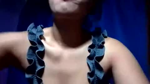 Snapshot of latina_shaine chatting on March 22, 10:24 pm latina_shaine online show from March 22, 10:24 pm