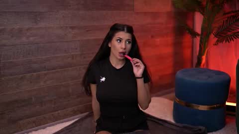 Snapshot of latinaloco chatting on November 29, 6:11 pm Latina online show from November 29, 6:11 pm