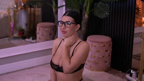 Latina online show from March 29, 5:24 pm