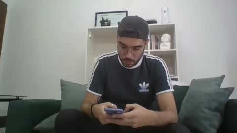 latinalphax online show from April 20, 6:53 pm