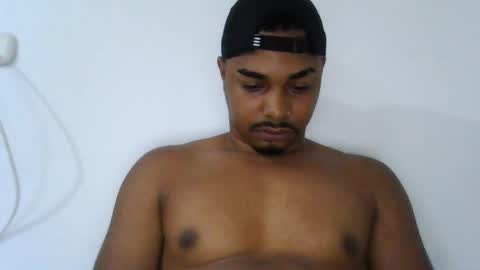 Snapshot of latinbbc_00 chatting on February 21, 11:33 am latinbbc_00 online show from February 21, 11:33 am