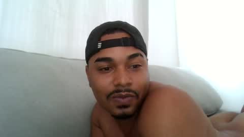 Snapshot of latinbbc_00 chatting on February 21, 4:05 pm latinbbc_00 online show from February 21, 4:05 pm