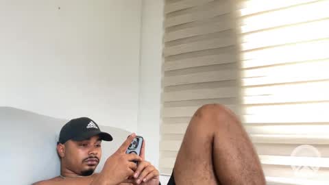 Snapshot of latinbbc_00 chatting on February 23, 8:33 pm latinbbc_00 online show from February 23, 8:33 pm