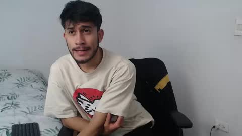 Snapshot of latinbunny7779 chatting on December 7, 10:17 pm camilo online show from December 7, 10:17 pm