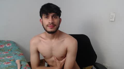 Snapshot of latinbunny7779 chatting on December 17, 6:35 am camilo online show from December 17, 6:35 am