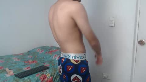 Snapshot of latinbunny7779 chatting on December 19, 5:51 am camilo online show from December 19, 5:51 am