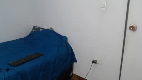 Snapshot of latinbunny7779 chatting on December 22, 3:22 am camilo online show from December 22, 3:22 am