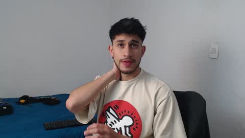 Snapshot of latinbunny7779 chatting on January 31, 1:54 am camilo online show from January 31, 1:54 am