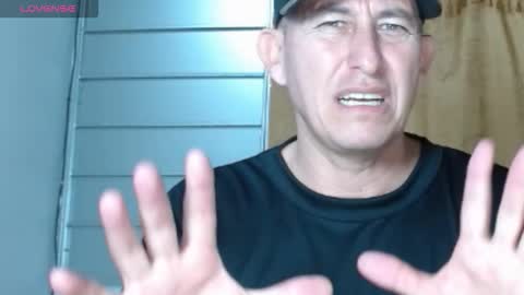 latindaddy_2025 online show from October 21, 11:38 pm