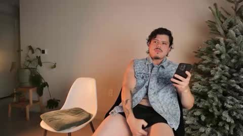 Snapshot of latineat chatting on November 23, 8:14 am beltran online show from November 23, 8:14 am