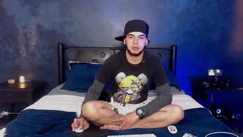 Men online show from February 24, 6:39 pm