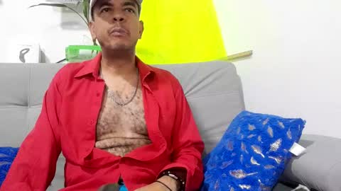 latinmartin254 online show from September 22, 12:23 am