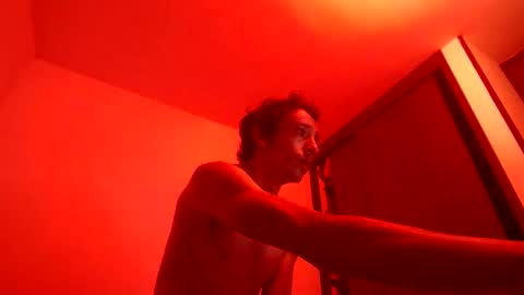 Snapshot of latinndexter chatting on December 22, 10:12 am DEXTER online show from December 22, 10:12 am