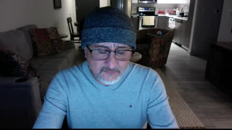 QS - INDEPENDENT MODEL online show from December 22, 5:12 am