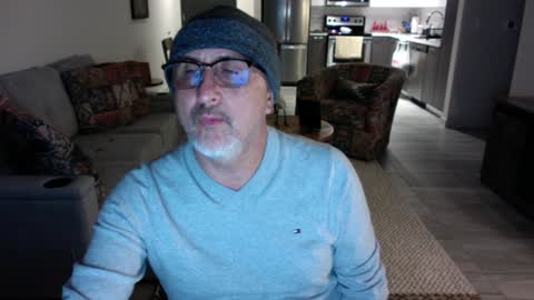 QS - INDEPENDENT MODEL online show from January 17, 5:11 am