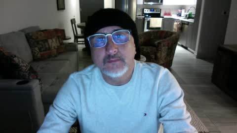 QS - INDEPENDENT MODEL online show from January 23, 2:44 am