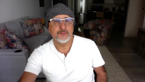 QS - INDEPENDENT MODEL online show from January 26, 9:18 pm