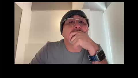 QS - INDEPENDENT MODEL online show from September 12, 6:30 pm