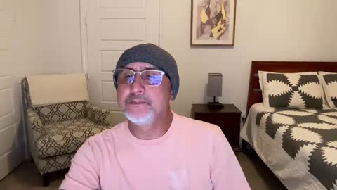 QS - INDEPENDENT MODEL online show from October 17, 3:42 am