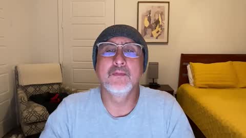 QS - INDEPENDENT MODEL online show from October 28, 3:43 am