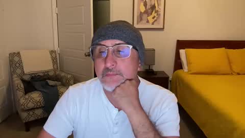 QS - INDEPENDENT MODEL online show from November 20, 4:12 am