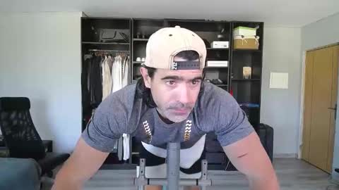 sam online show from March 28, 9:09 am