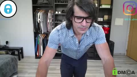 sam online show from April 9, 10:42 am