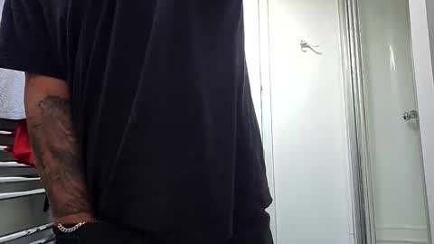 Snapshot of latino8484 chatting on November 9, 9:07 am latino8484 online show from November 9, 9:07 am