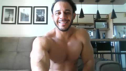 Snapshot of latino_rodri chatting on June 10, 1:10 pm latino_rodri online show from June 10, 1:10 pm