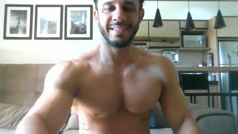 Snapshot of latino_rodri chatting on June 16, 4:09 pm latino_rodri online show from June 16, 4:09 pm