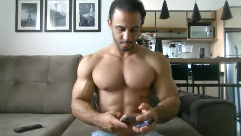 latino_rodri online show from June 24, 11:53 am