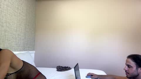 latino_rodri online show from June 26, 5:06 pm