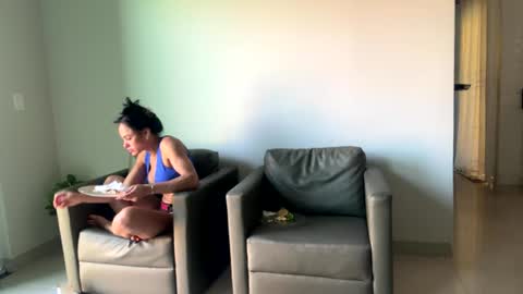 latino_rodri online show from July 30, 3:33 pm