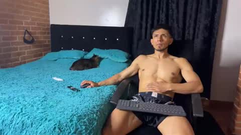 Snapshot of latinosadictosalsexo chatting on June 2, 1:29 am latinosadictosalsexo online show from June 2, 1:29 am