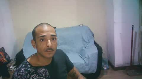 Snapshot of latinounder chatting on June 23, 3:26 am latinounder online show from June 23, 3:26 am